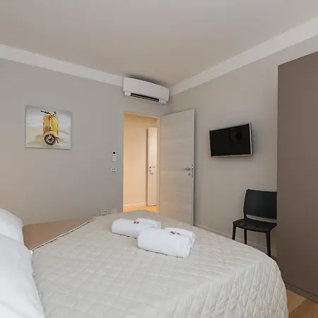 Flats4rent Верона